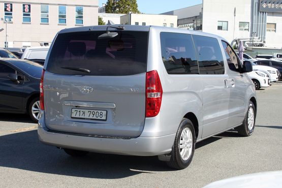 Hyundai Starex 12-Seater Wagon Smart — пробег 124 123 км — фото 4 из 5