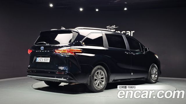 Toyota Sienna 2.5 Hybrid AWD — пробег 22 487 км — фото 2 из 5