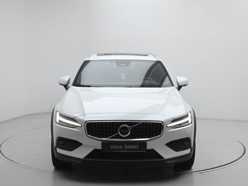 Volvo V60 B5 Ultra AWD — пробег 2 469 км — фото 3 из 5