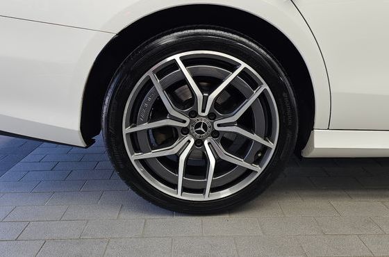 Mercedes-Benz E-Class E220d 4MATIC AMG Line — пробег 37 389 км — фото 5 из 5