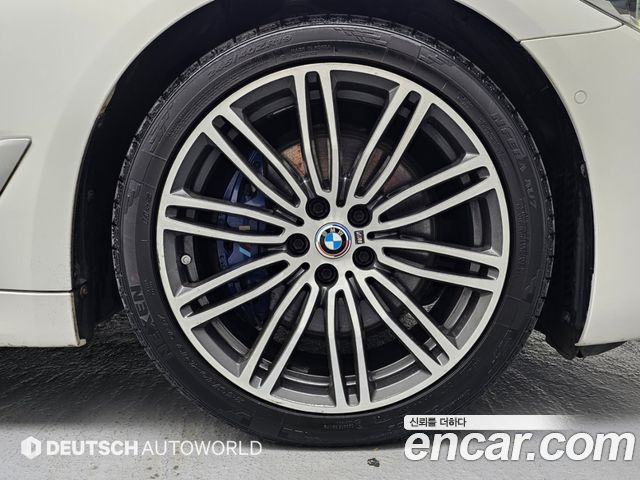 BMW 5-Series 530i xDrive M Sport Package Plus — пробег 184 128 км — фото 5 из 5