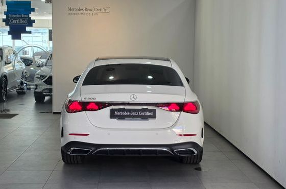 Mercedes-Benz E-Class E200 AMG Line — пробег 1 090 км — фото 4 из 5