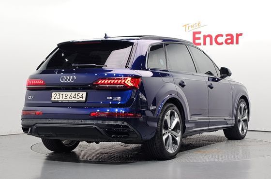 Audi Q7 55 TFSI Quattro Premium — пробег 75 388 км — фото 2 из 5