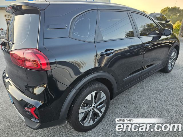 Kia Niro Air — пробег 190 982 км — фото 2 из 5