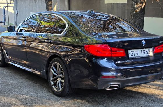 BMW 5-Series 520d M Sport Package Plus — пробег 228 700 км — фото 2 из 5