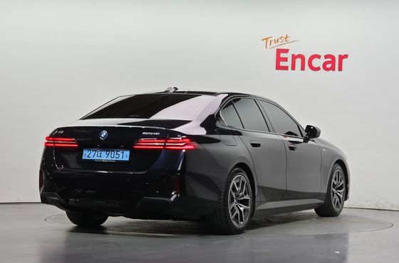 BMW i5 eDrive 40 M Sport — пробег 21 874 км — фото 2 из 5