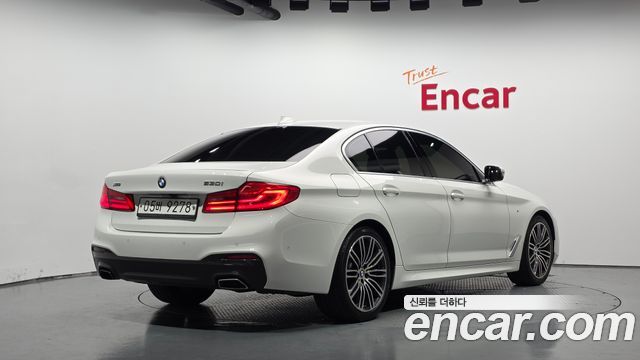 BMW 5-Series 530i xDrive M Sport Package Plus — пробег 176 133 км — фото 2 из 5