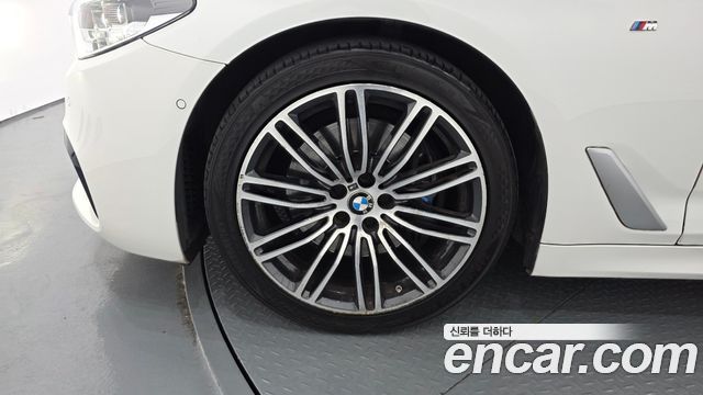 BMW 5-Series 530i xDrive M Sport Package Plus — пробег 176 133 км — фото 5 из 5