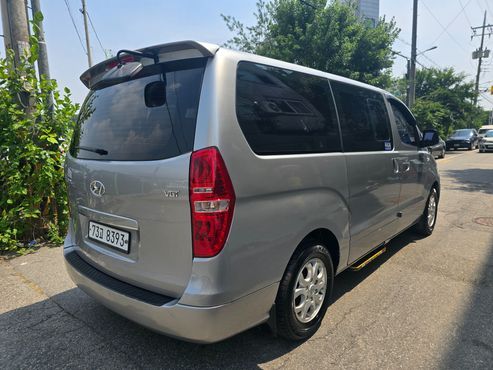 Hyundai Starex 12-Seater Wagon CVX Luxury — пробег 116 268 км — фото 3 из 5