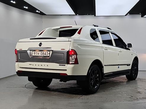 Ssangyong KORANDO 2.2 EXTREME 4WD — пробег 126 000 км — фото 4 из 5