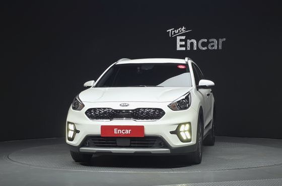 Kia Niro 1.6 HEV Prestige — пробег 80 094 км — фото 3 из 5