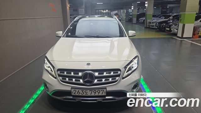 Mercedes-Benz GLA-Class GLA220 Premium — пробег 86 261 км — фото 2 из 5