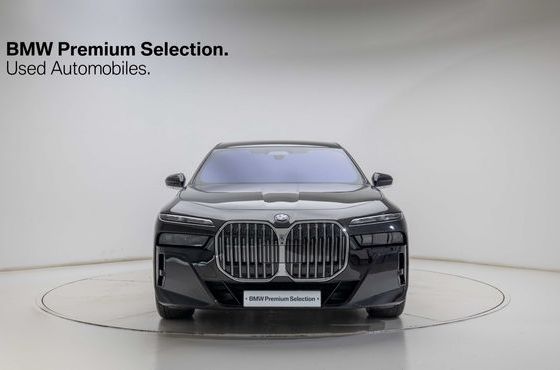 BMW 7-Series 740i xDrive M Sport — пробег 8 150 км — фото 3 из 5