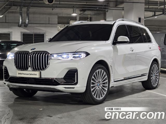 BMW X7 xDrive 40i Design Pure Excellence 7-Seater — пробег 72 152 км — фото 1 из 5