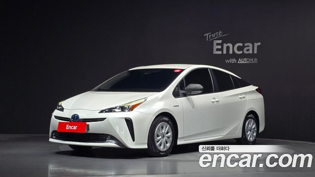 Toyota Prius 1.8 — пробег 37 826 км — фото 1 из 5