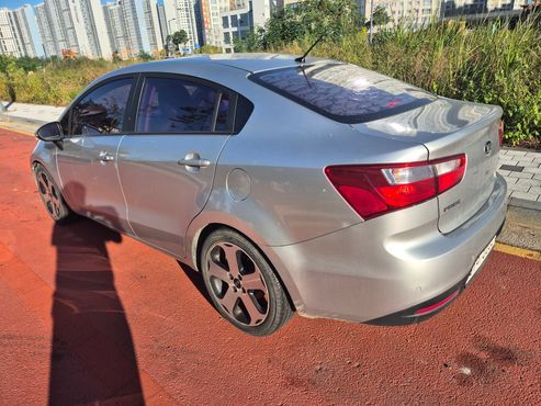 Kia pride 1.6 GDI Sedan Prestige — пробег 153 000 км — фото 3 из 5