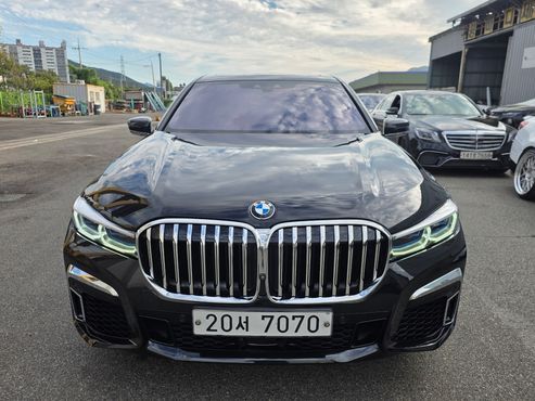 BMW 7-Series 750Li xDrive Luxury — пробег 134 000 км — фото 1 из 5