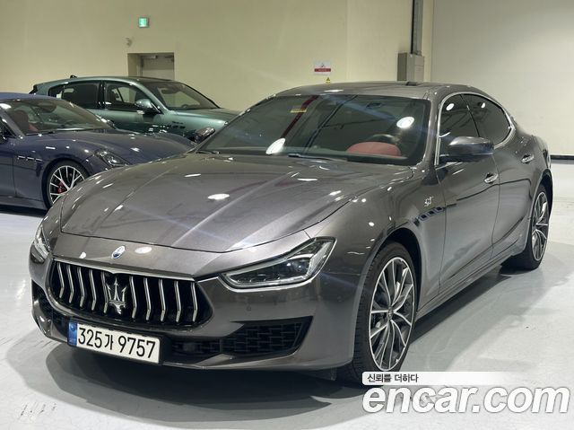 Maserati Ghibli 2.0 GT 3rd — пробег 17 830 км — фото 1 из 5