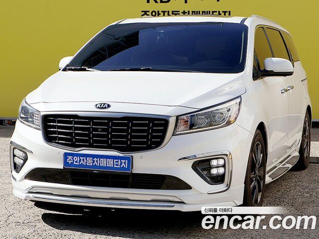Kia Carnival Gasoline 9-Seater Noblesse Special — пробег 174 610 км — фото 1 из 5