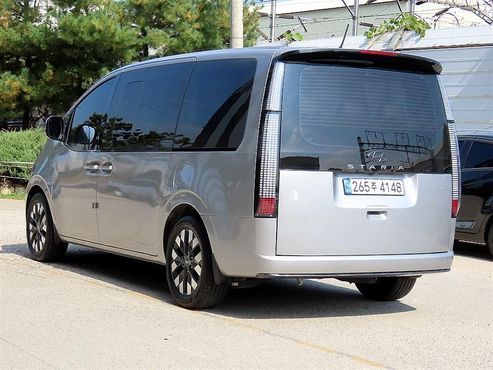 Hyundai Staria Lounge 9-Seater Prestige — пробег 104 801 км — фото 3 из 5