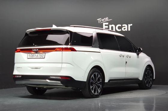 Kia Carnival Gasoline 7-Seater Signature — пробег 70 880 км — фото 2 из 5