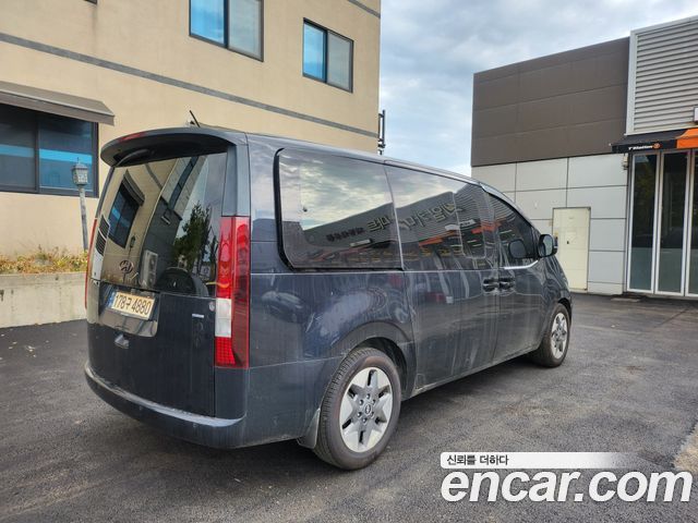 Hyundai Staria 4WD Tourer 9-Seater Modern — пробег 75 884 км — фото 4 из 5