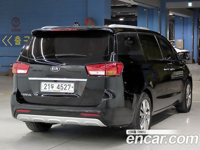 Kia Carnival 9-seater Prestige — пробег 124 540 км — фото 2 из 5