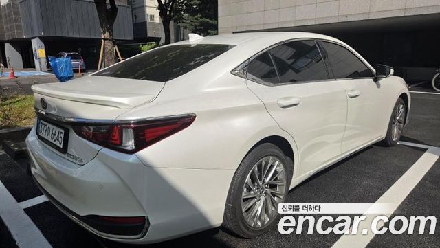 Lexus ES Executive — пробег 5 707 км — фото 3 из 5
