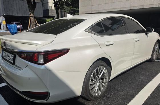 Lexus ES Executive — пробег 5 707 км — фото 3 из 5
