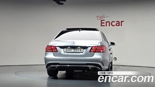 Mercedes-Benz E-Class E350 BlueTec 4MATIC — пробег 114 961 км — фото 4 из 5