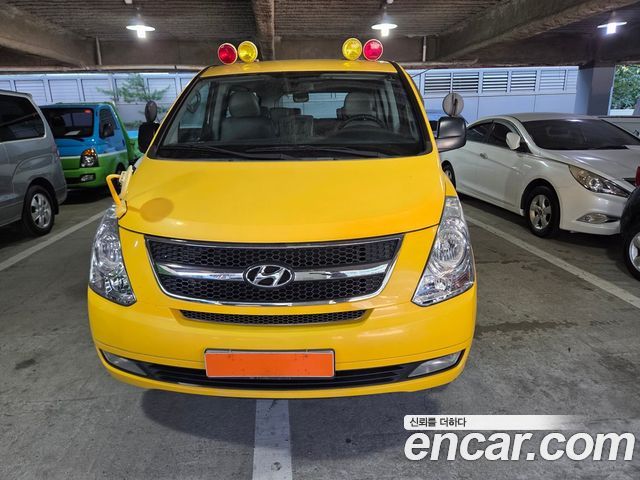 Hyundai Starex 12-Seater Wagon CVX Deluxe — пробег 165 417 км — фото 2 из 5