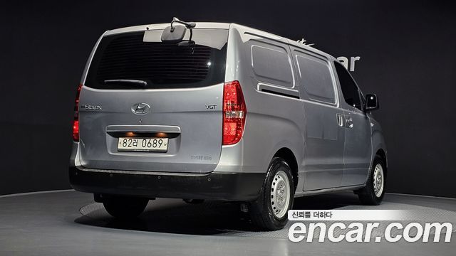 Hyundai Starex Van 3-Seater Style — пробег 125 084 км — фото 2 из 5
