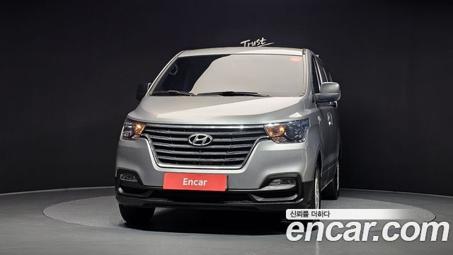 Hyundai Starex Van 3-Seater Style — пробег 125 084 км — фото 3 из 5