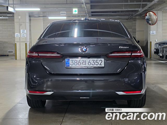 BMW 5-Series 520i — пробег 4 040 км — фото 4 из 5