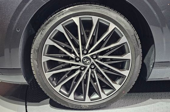 Hyundai Grandeur 2,5 Gasoline 2WD Calligraphy — пробег 23 788 км — фото 5 из 5