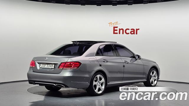 Mercedes-Benz E-Class E350 4MATIC Avantgarde — пробег 144 975 км — фото 2 из 5