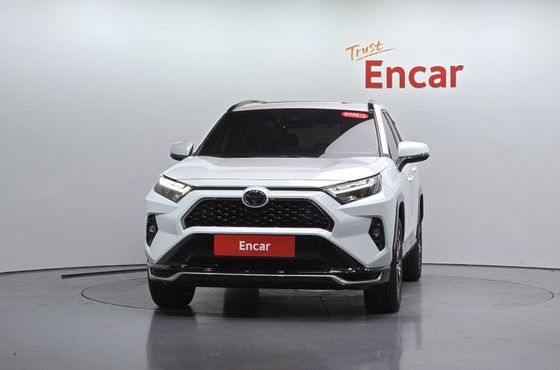 Toyota RAV4 2.5 4WD PHEV XSE — пробег 5 305 км — фото 3 из 5