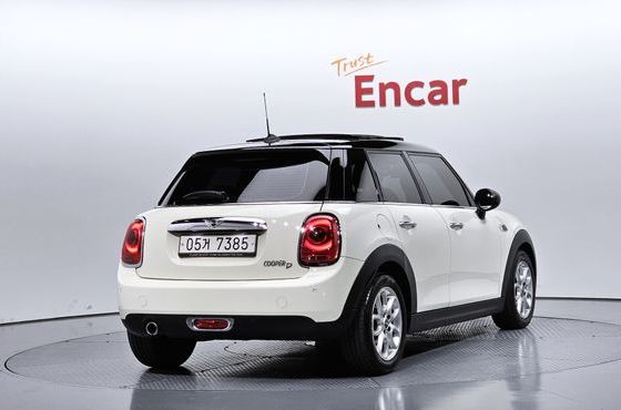 Mini Cooper 5Door HIGH 3rd — пробег 64 500 км — фото 2 из 5