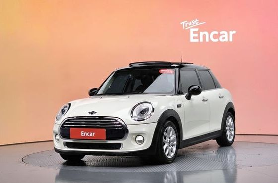 Mini Cooper 5Door HIGH 3rd — пробег 64 500 км — фото 1 из 5