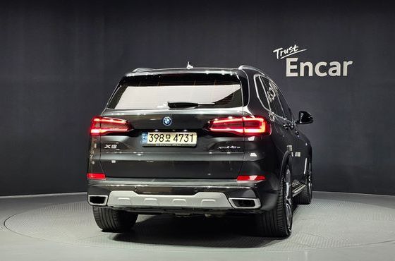 BMW X5 xDrive 45e xLine — пробег 87 897 км — фото 4 из 5