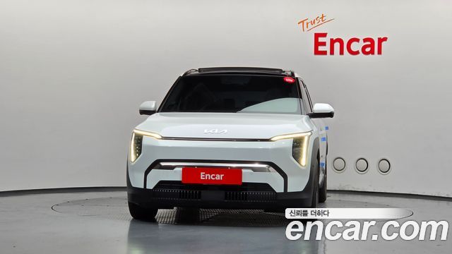 Kia EV3 Long Range 2WD Earth — пробег 12 603 км — фото 3 из 5
