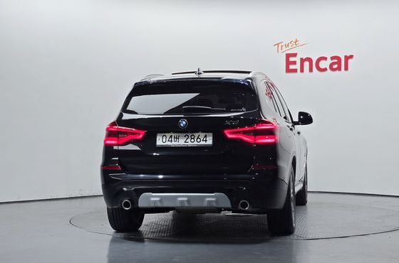 BMW X3 xDrive 20d — пробег 68 037 км — фото 4 из 5