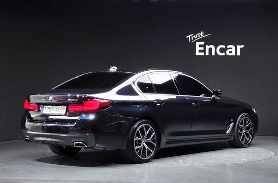BMW 5-Series 530e M Sport — пробег 92 124 км — фото 2 из 5