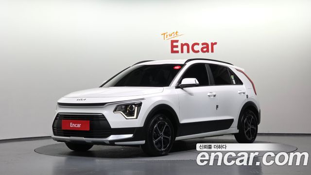 Kia Niro Prestige — пробег 49 142 км — фото 1 из 5
