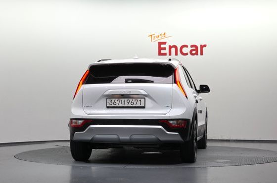 Kia Niro Prestige — пробег 49 142 км — фото 4 из 5