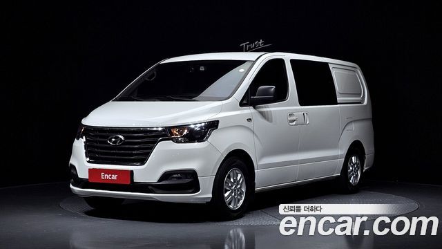 Hyundai Starex Van 5-Seater Smart — пробег 61 228 км — фото 1 из 5