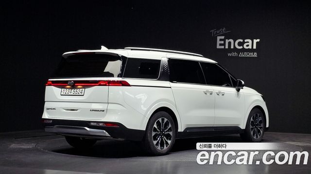 Kia Carnival Diesel 7-Seater Signature — пробег 61 828 км — фото 2 из 5
