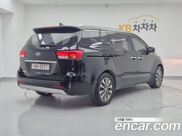 Kia Carnival 9-seater Luxury — пробег 192 065 км — фото 4 из 5
