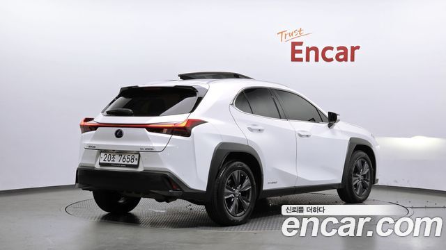 Lexus UX 2.0 2WD — пробег 139 790 км — фото 2 из 5