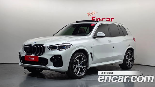 BMW X5 xDrive 40i M Sport — пробег 31 795 км — фото 1 из 5
